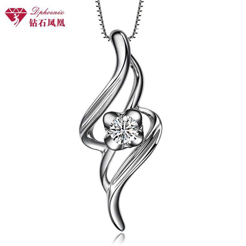 伟德国际云南两男子从车上偷包拿走手机及现金 扔掉钻石项链