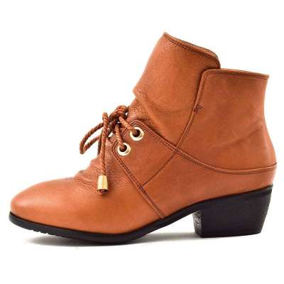 【贝鸵女鞋】贝鸵冬款欧美风短靴 中跟女皮靴