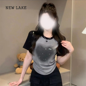 NEW LAKE胖mm大码夏季2024新款设计感时尚显瘦圆领修身百搭印花T恤女