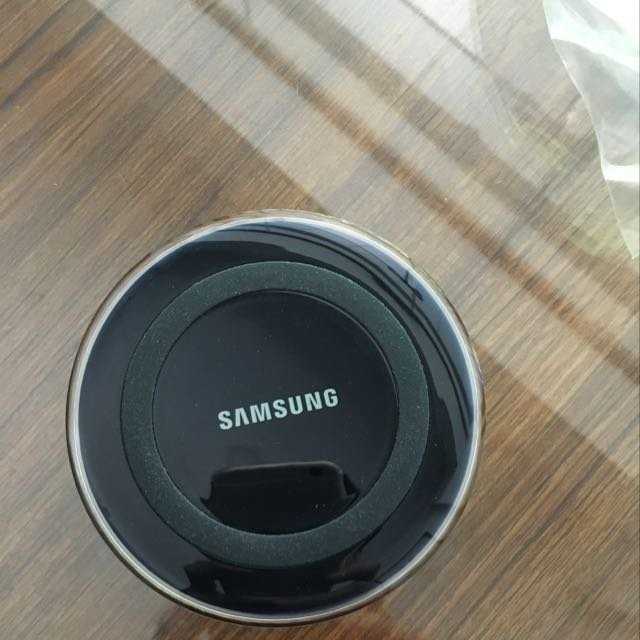 无线充电器鸿博无线充电宝_无线充电器需要充电吗_无线充电手机怎么充电