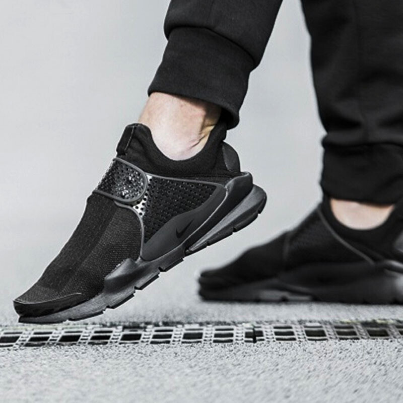 耐克（NIKE）耐克女鞋新款运动鞋轻便透气袜子休闲跑步鞋848475-003 默认颜色 38.5