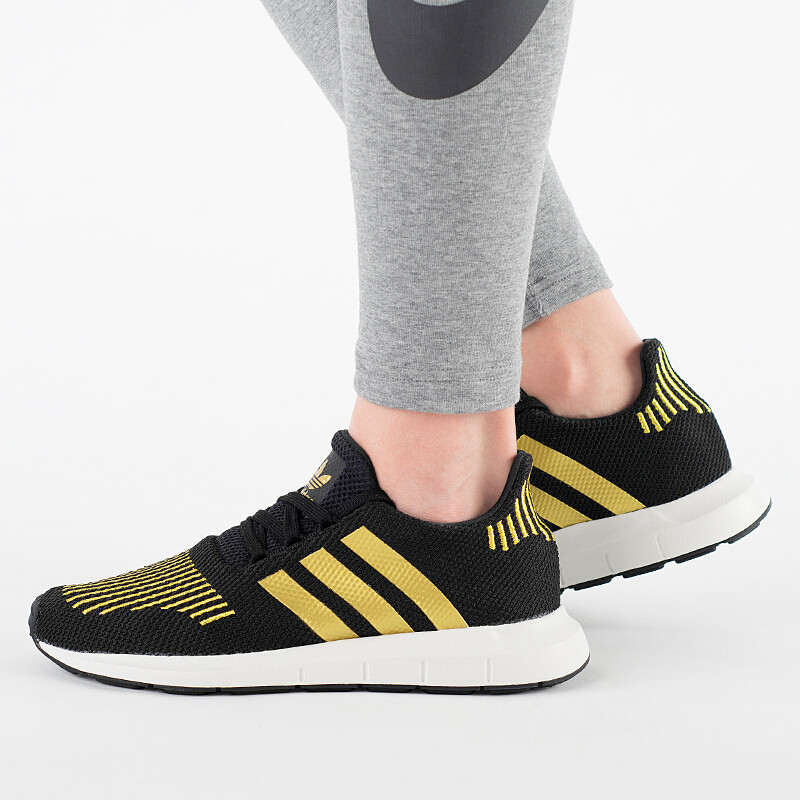 阿迪达斯（Adidas）阿迪达斯三叶草2017冬新款女子运动生活低帮休闲鞋CG4145 默认颜色 38.5