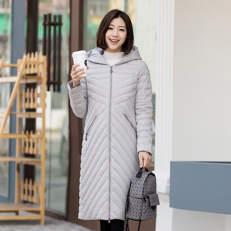 千仞岗2018春季新品羽绒服女中长款连帽轻薄简约羽绒服219026 175/XL 水晶灰003