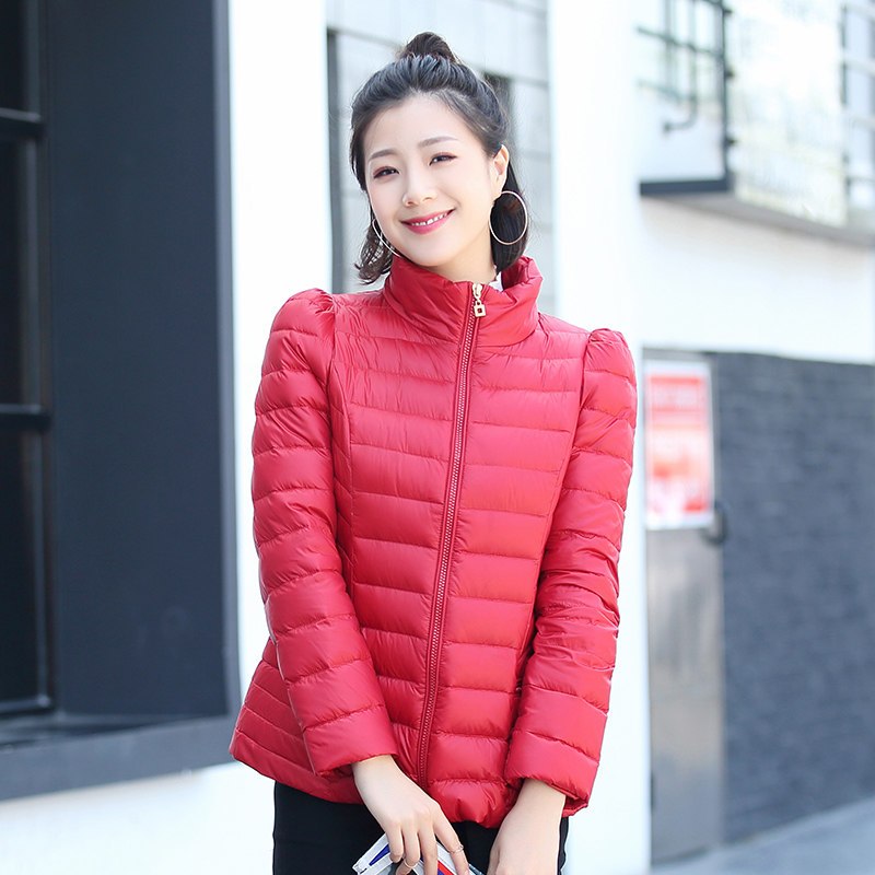 千仞岗2018春季新品轻薄羽绒服女短款立领修身女装轻薄羽绒服外套 175/XL 暗红色136