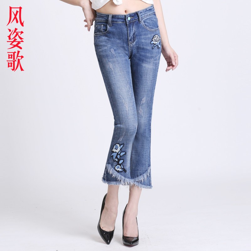 风姿歌2018夏季弹力民族风微喇毛边刺绣花九分牛仔裤大码女装 31 水洗蓝596