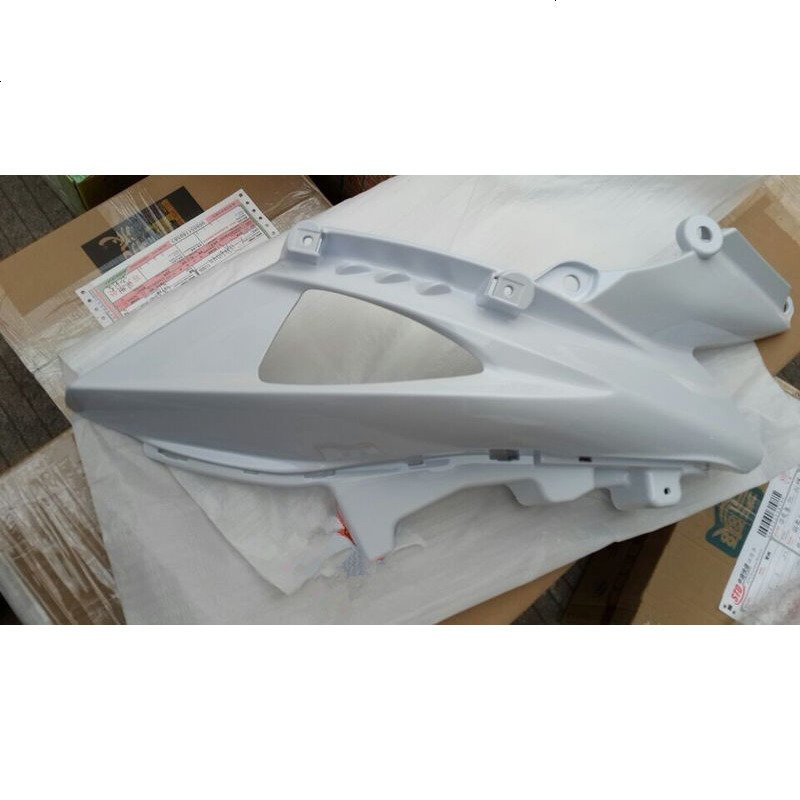 摩托跑车装饰盖 新款GW250F 侧下左右导流罩 装饰盖 原厂正品 黑色右边