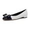 Salvatore Ferragamo 萨瓦托·菲拉格慕 女士牛皮低跟鞋船鞋 0688730 C 白色深蓝色拼色 6.5C