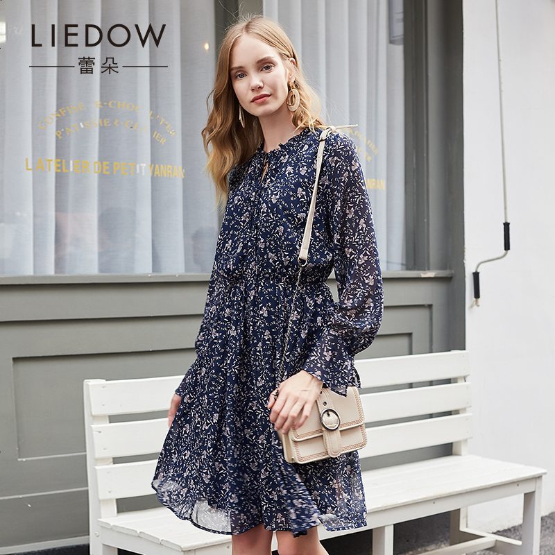 LIEDOW/蕾朵春款雪纺连衣裙女文艺v领系带碎花长袖中长款a字裙_206_639 L 蓝花