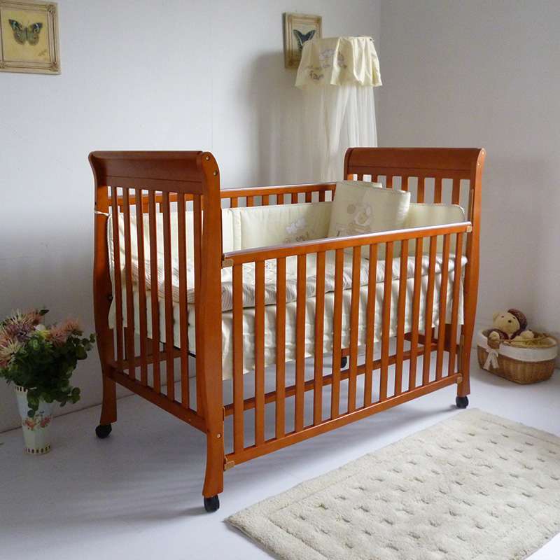 贝乐堡 泰迪高级婴儿床浅棕色