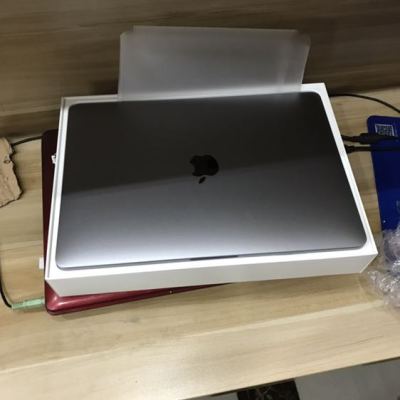 Apple MacBook Pro 13.3英寸 笔记本电脑 深空灰（i5处理器 2.3GHz 8GB内存 128GB固态硬盘 P3广色域屏幕 MPXQ2CH/A）晒单图