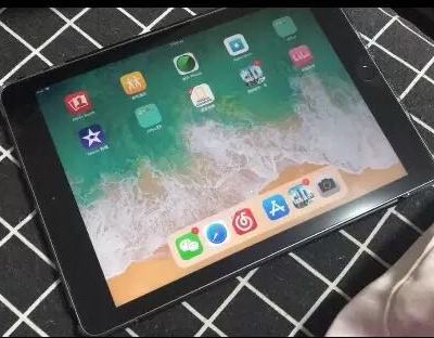 2018年新款 Apple iPad 9.7英寸 32G WIFI版 平板电脑 MR7F2CH/A 深空灰晒单图