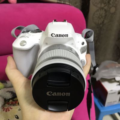 佳能（Canon）EOS 200D（18-55镜头）白色数码相机入门单反单镜头套装机 有效像素值约2420万晒单图