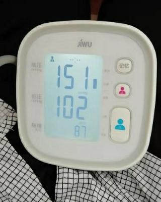 苏宁极物智能电子血压计S1 家用上臂式全自动 精准电子血压测量仪晒单图