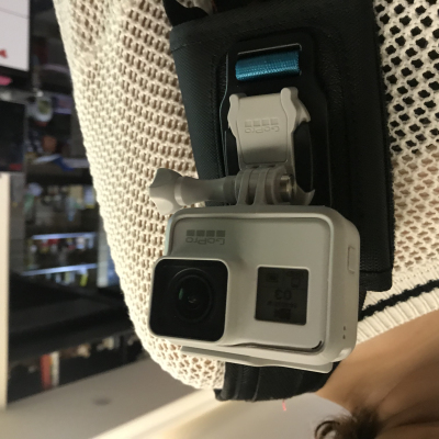 GoPro HERO 7 Black 限量版暮光白运动摄像机 4K户外水下视频直播 防水防抖 语音控制 64G内存卡套装晒单图