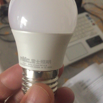 雷士照明NVC LED光源灯泡 家用螺口灯泡球泡灯 暖白黄节能灯0-5W 高亮耐久节能E27螺口小灯泡 3瓦正白光6500K E27螺口灯泡晒单图