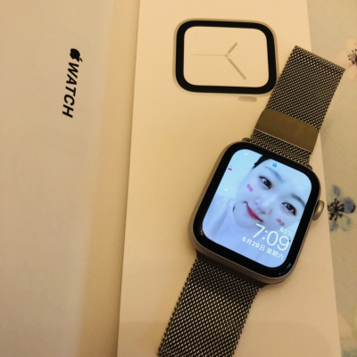 Apple Watch Series4 智能手表（GPS+ 蜂窝网络款 44毫米银色铝金属表壳 白色运动型表带）晒单图