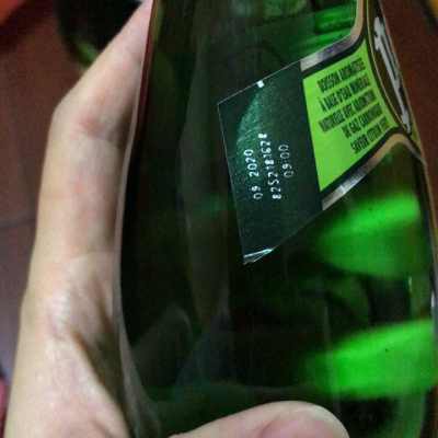 【奢华玻璃瓶】巴黎水（Perrier）天然气泡矿泉水（青柠味）玻璃瓶装 330ml*24瓶/箱 进口饮用水 法国进口晒单图