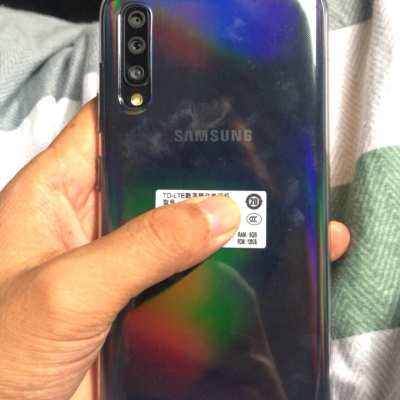 三星 Galaxy A70 8GB+128GB 镭射黑 超大屏幕 屏下指纹 移动联通电信全网通4G全面屏手机晒单图