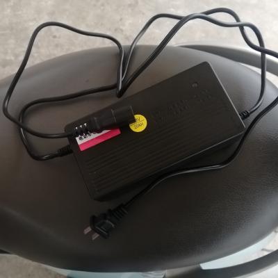 爱玛原装电动车电瓶充电器48V12AH60V20AH72V30AH36V原厂正品艾玛 爱玛48V20AH通用T孔晒单图