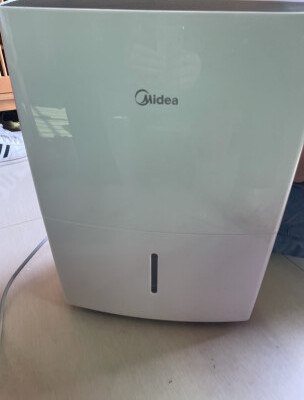 美的(Midea) 家用除湿机 干衣/抽湿机 除湿量18升/天 大平层/地下室吸湿器 40㎡以下智 能除湿器晒单图