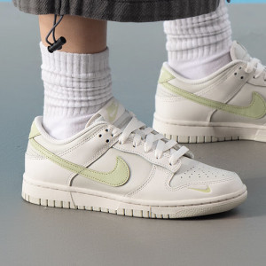 耐克(NIKE)女鞋新款板鞋Dunk Low经典低帮轻便透气耐磨运动休闲鞋HJ5787-001 ZP