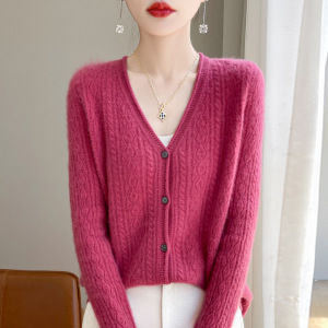 24秋冬新款v领系扣羊毛衫女士韩版针织外套外穿时尚绞花羊毛开衫