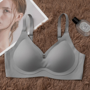 无痕提拉软支撑无钢圈内衣女小胸聚拢收副乳上托防下垂文胸调整型