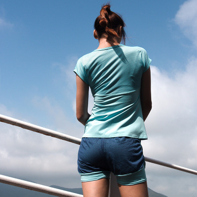显瘦运动健身短袖瑜伽服套装女夏显瘦透气速干健身跑步短裤两件套