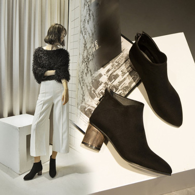 英伦欧美磨砂皮短筒马丁靴春秋冬季女鞋粗跟中跟尖头加绒及踝裸靴