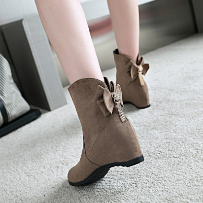 中跟短靴女秋冬季平底内增高短筒雪地靴加绒棉靴甜美学生鞋子