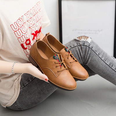 秋冬新款大码女鞋41-43休闲百搭平底肥脚单鞋4042加大号春秋