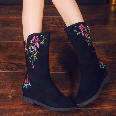 老北京布鞋春秋靴子女靴中筒靴民族风绣花靴复古马丁靴单靴内增高