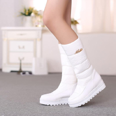 冬季靴子新款雪地靴女中筒防水防滑厚底加绒保暖加厚黑色