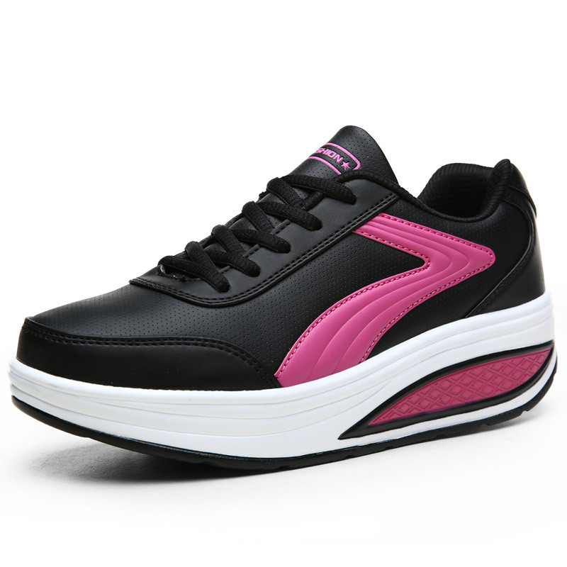 2017新款摇摇鞋女秋冬季皮面防水防滑软底女式运动风中老年妈妈鞋