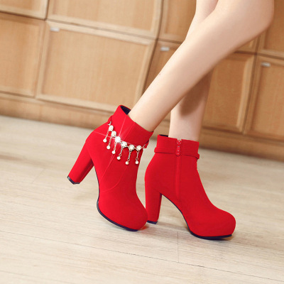 冬季婚鞋女新款红色新娘鞋保暖婚靴粗跟短靴高跟防水台马丁靴