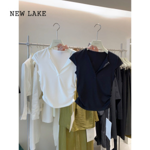 NEW LAKE十三行夏装新款设计感小众白色短款t恤上衣修身显瘦辣妹V领短袖女
